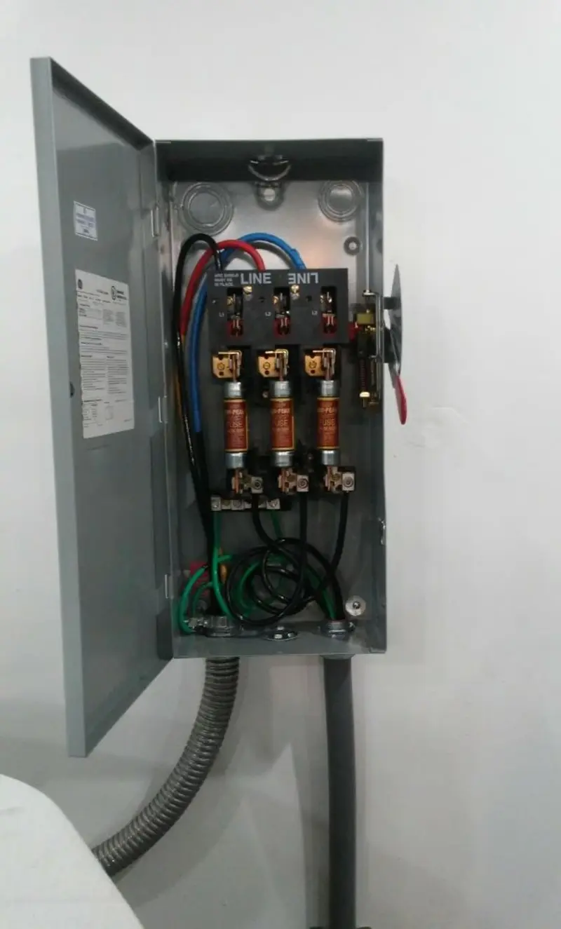 Three-phase disconnect switch installed for Smoke Detector Installation in Tracy